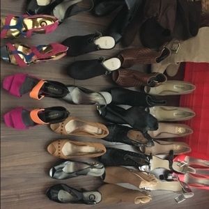 Calvin Klein Marc Jacobs varies shows 7 1/2 size